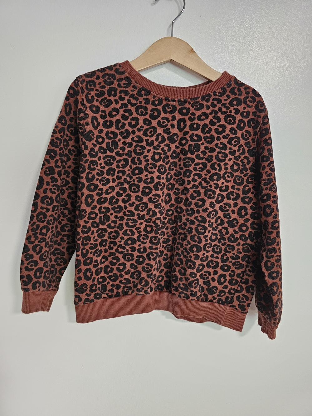 🧸2/20$ H&M Sweatshirt Leopart Print Size 6-8T Girl